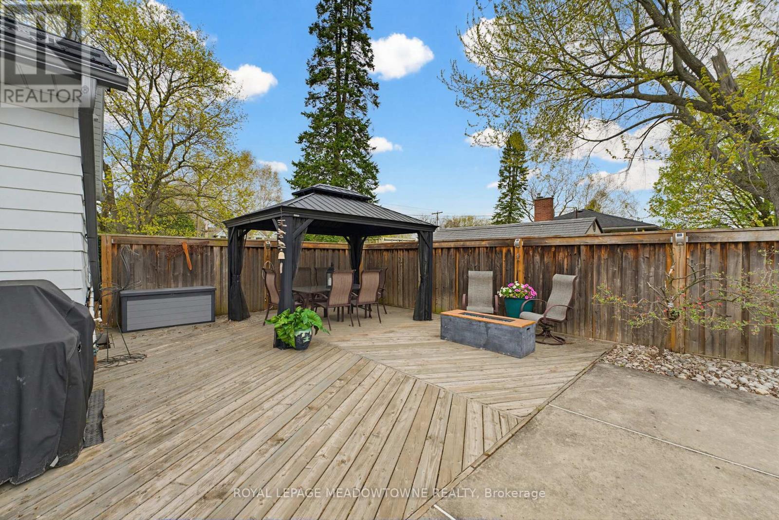 












296 PROGRESTON ROAD

,
Hamilton,




Ontario
L0R1H1

