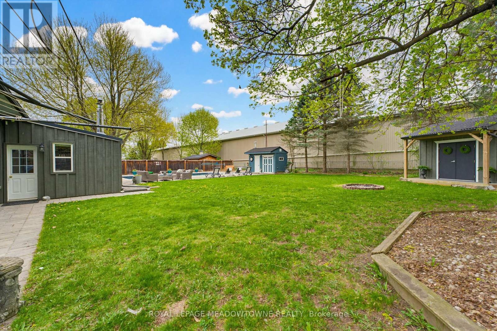 












296 PROGRESTON ROAD

,
Hamilton,




Ontario
L0R1H1

