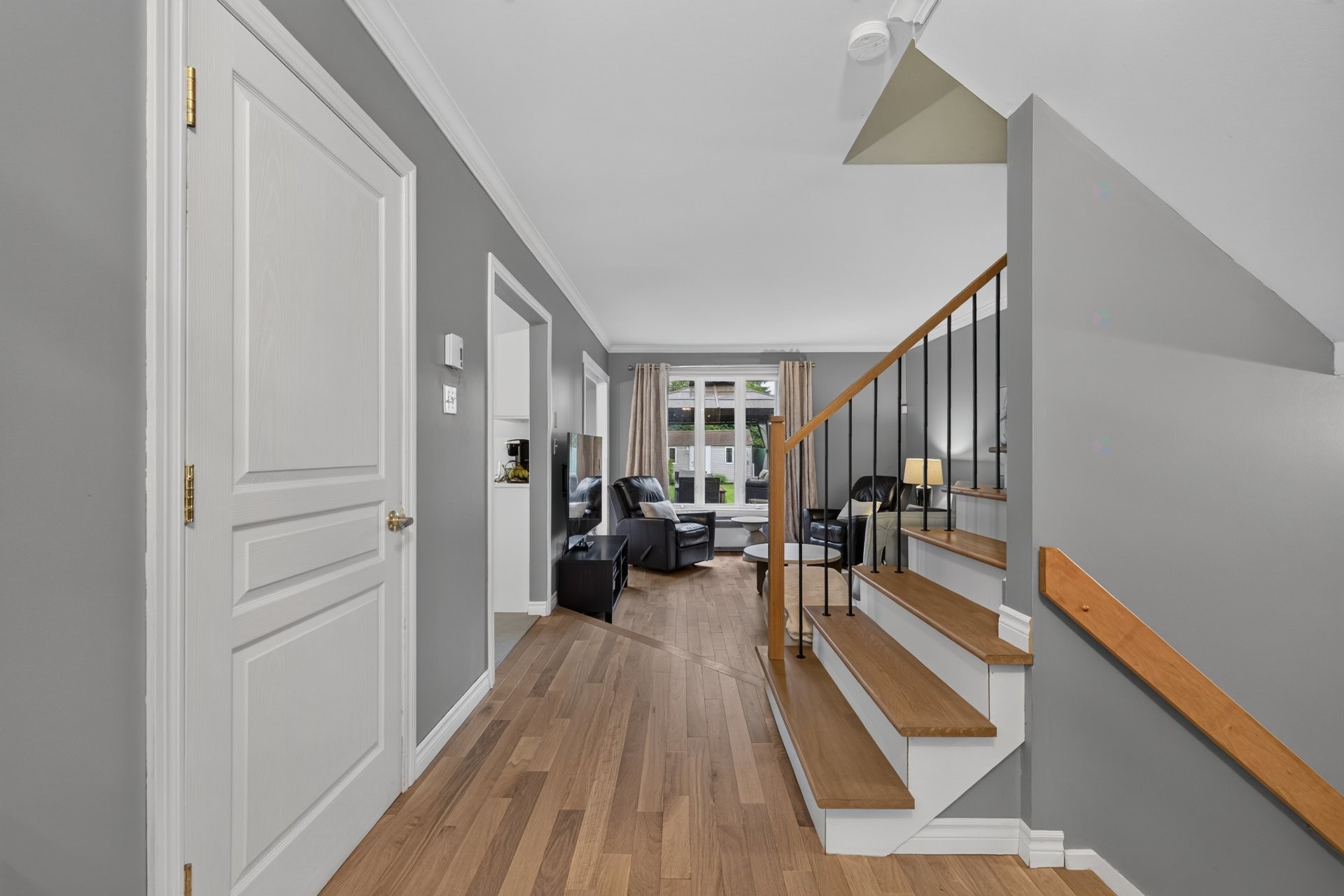 









572


Rue Benoit E.

,
Longueuil (Le Vieux-Longueuil),




QC
J4J5H6

