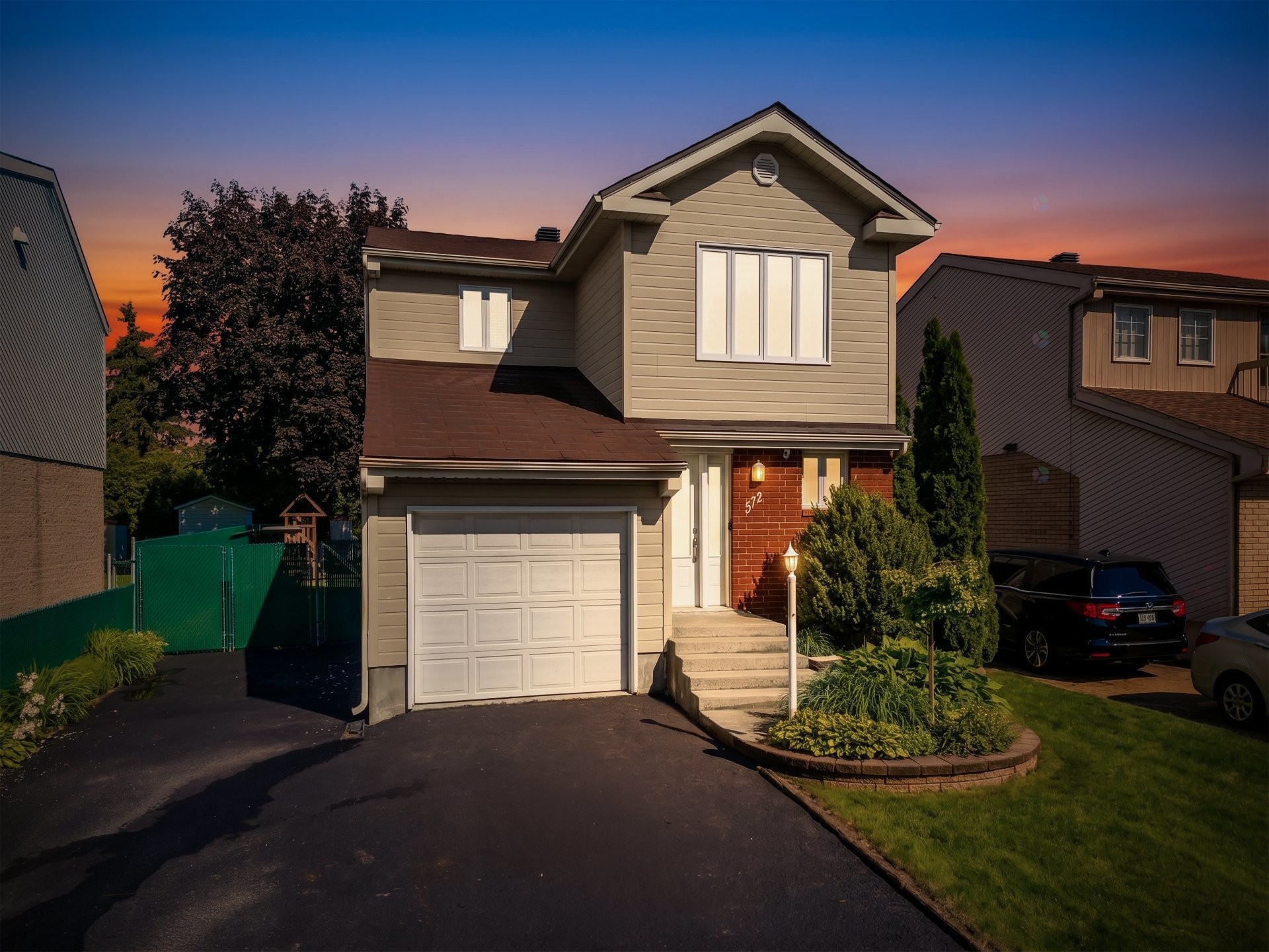 









572


Rue Benoit E.

,
Longueuil (Le Vieux-Longueuil),




QC
J4J5H6

