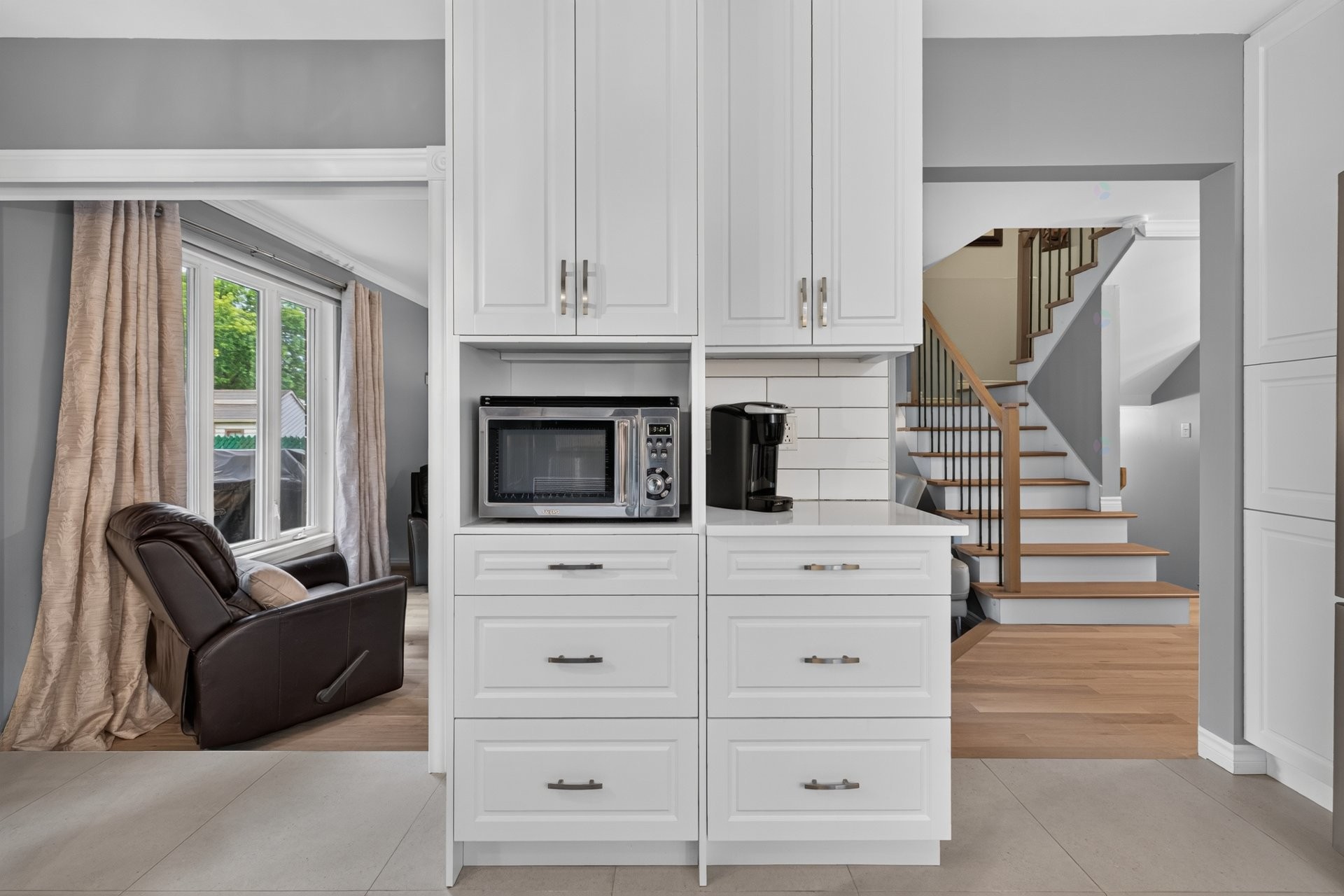









572


Rue Benoit E.

,
Longueuil (Le Vieux-Longueuil),




QC
J4J5H6

