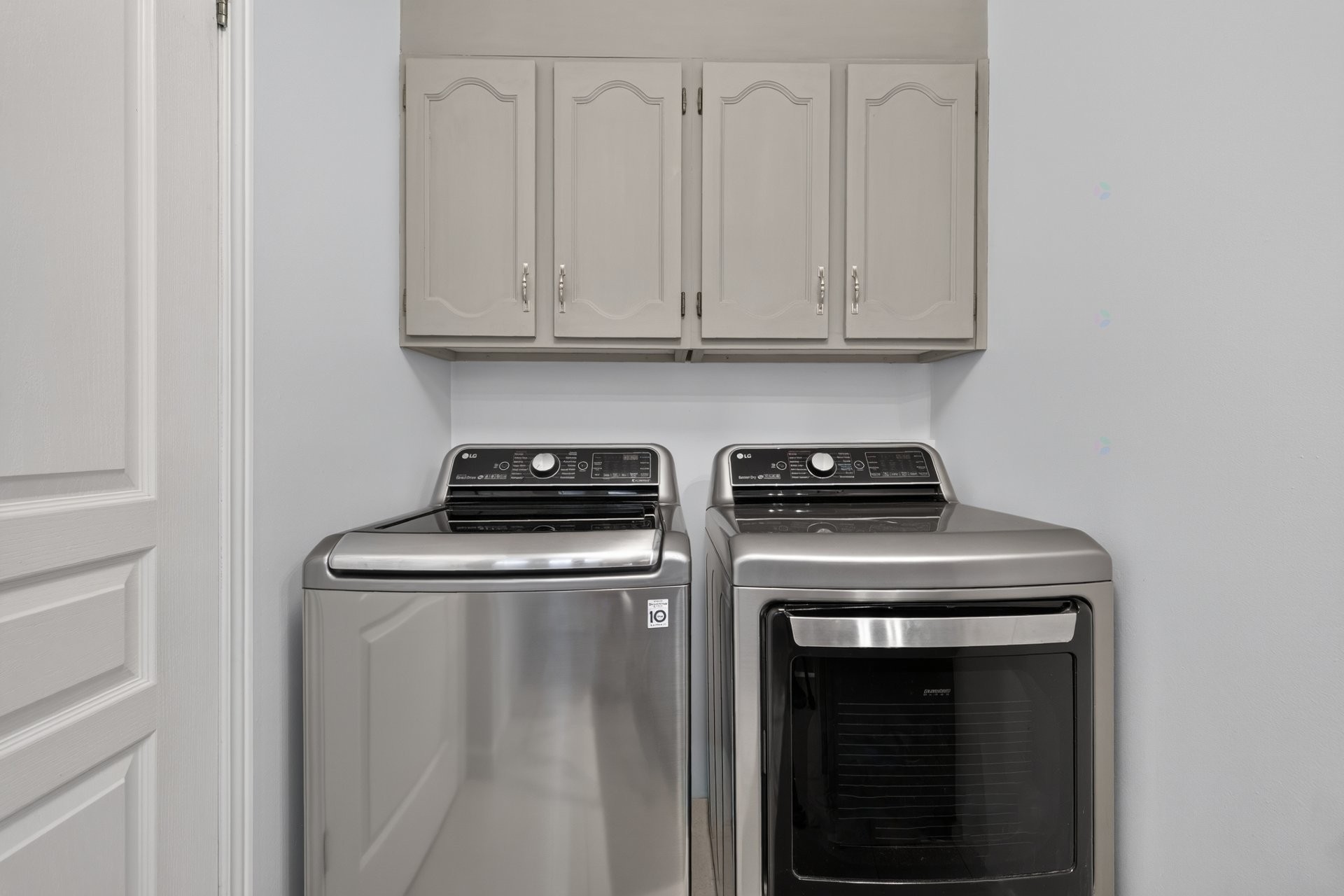 









572


Rue Benoit E.

,
Longueuil (Le Vieux-Longueuil),




QC
J4J5H6

