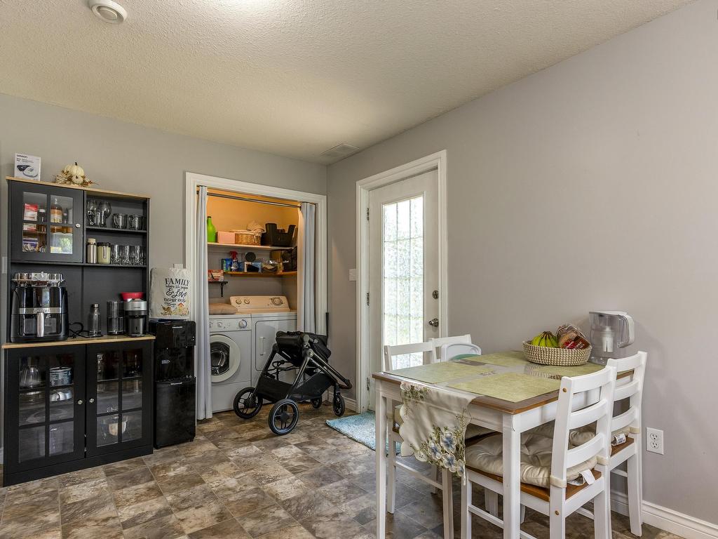 












18 Marina Drive

,
New Minas,




NS
B4N 4W3

