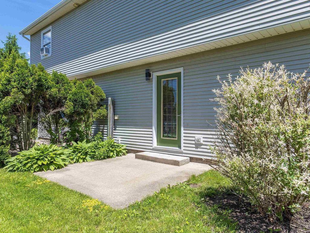 












18 Marina Drive

,
New Minas,




NS
B4N 4W3

