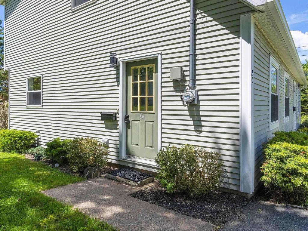 












18 Marina Drive

,
New Minas,




NS
B4N 4W3


