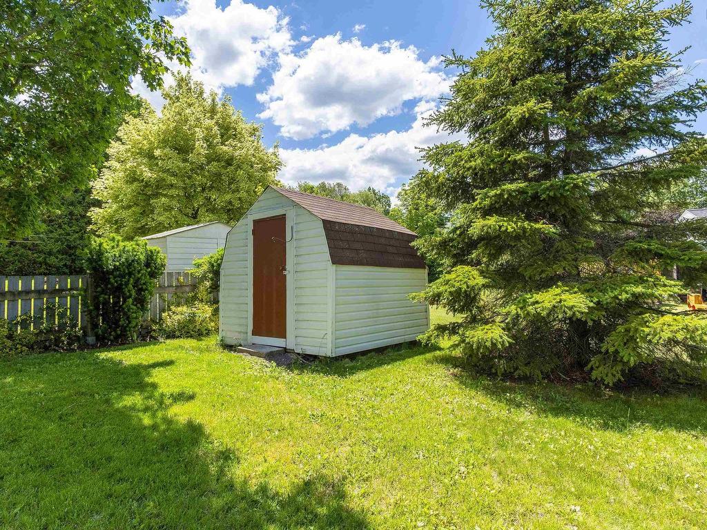 












18 Marina Drive

,
New Minas,




NS
B4N 4W3

