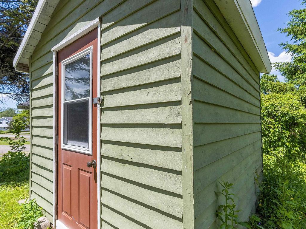 












18 Marina Drive

,
New Minas,




NS
B4N 4W3

