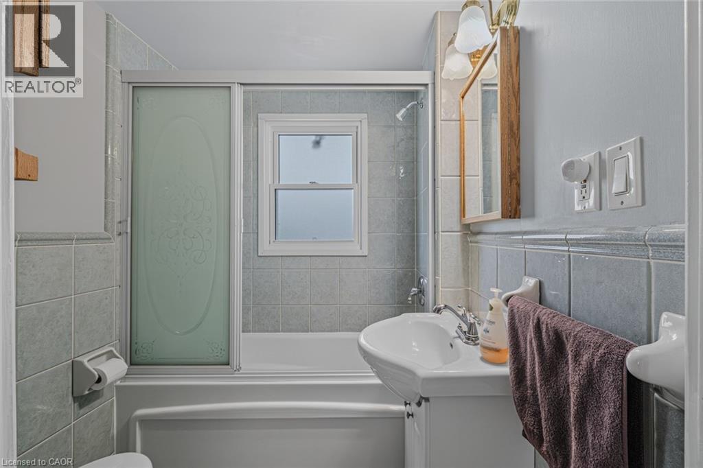 












124 ORCHARD Avenue

,
Simcoe,




Ontario
N3Y3H3

