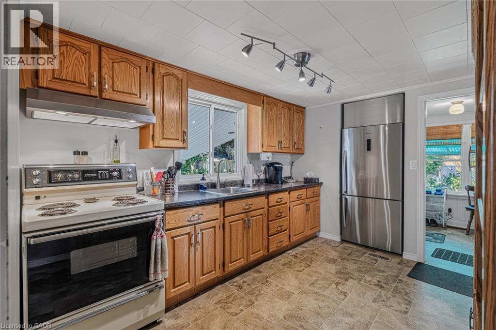 












124 ORCHARD Avenue

,
Simcoe,




Ontario
N3Y3H3

