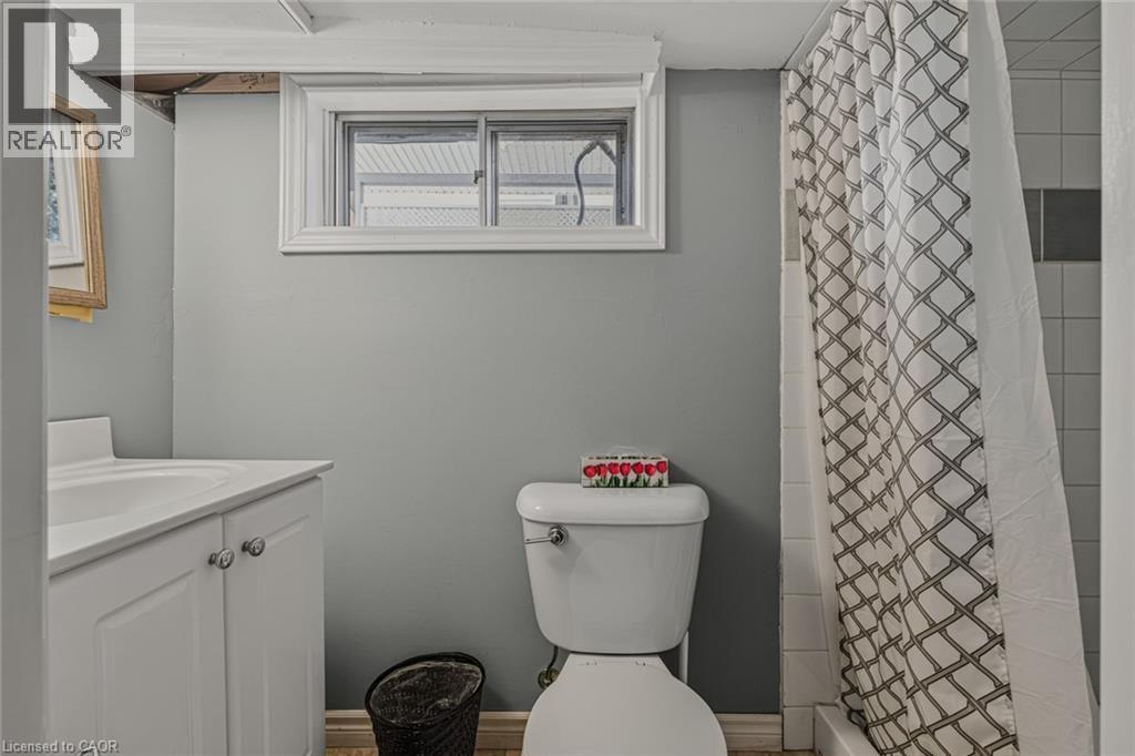 












124 ORCHARD Avenue

,
Simcoe,




Ontario
N3Y3H3

