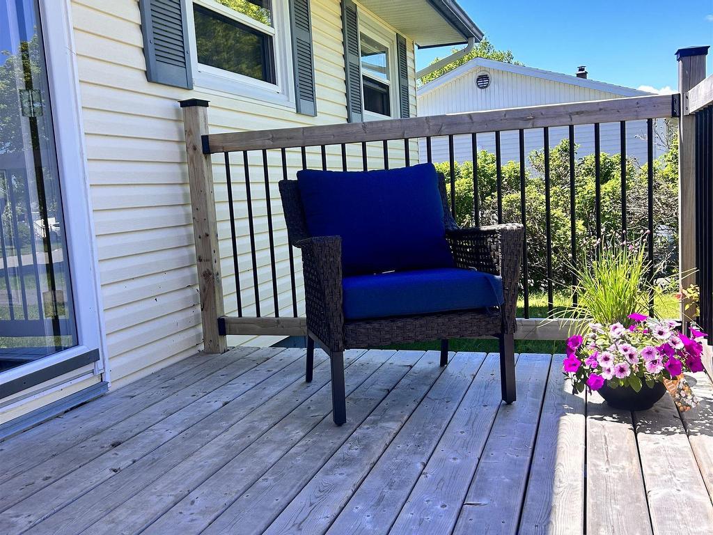 












18 Oak Crescent

,
Port Hawkesbury,




NS
B9A 3H4

