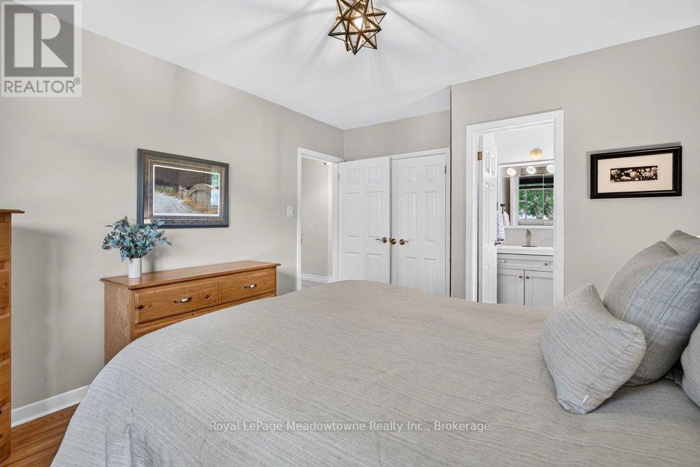 












119 ELIZABETH DRIVE

,
Halton Hills (AC Acton),




Ontario
L7J1B6

