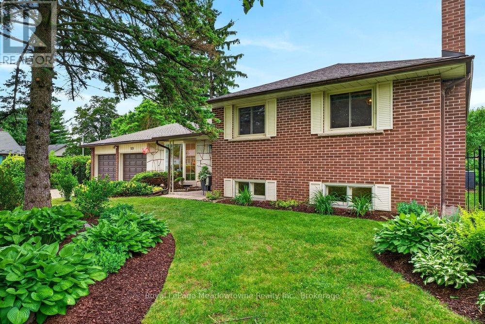 












119 ELIZABETH DRIVE

,
Halton Hills (AC Acton),




Ontario
L7J1B6

