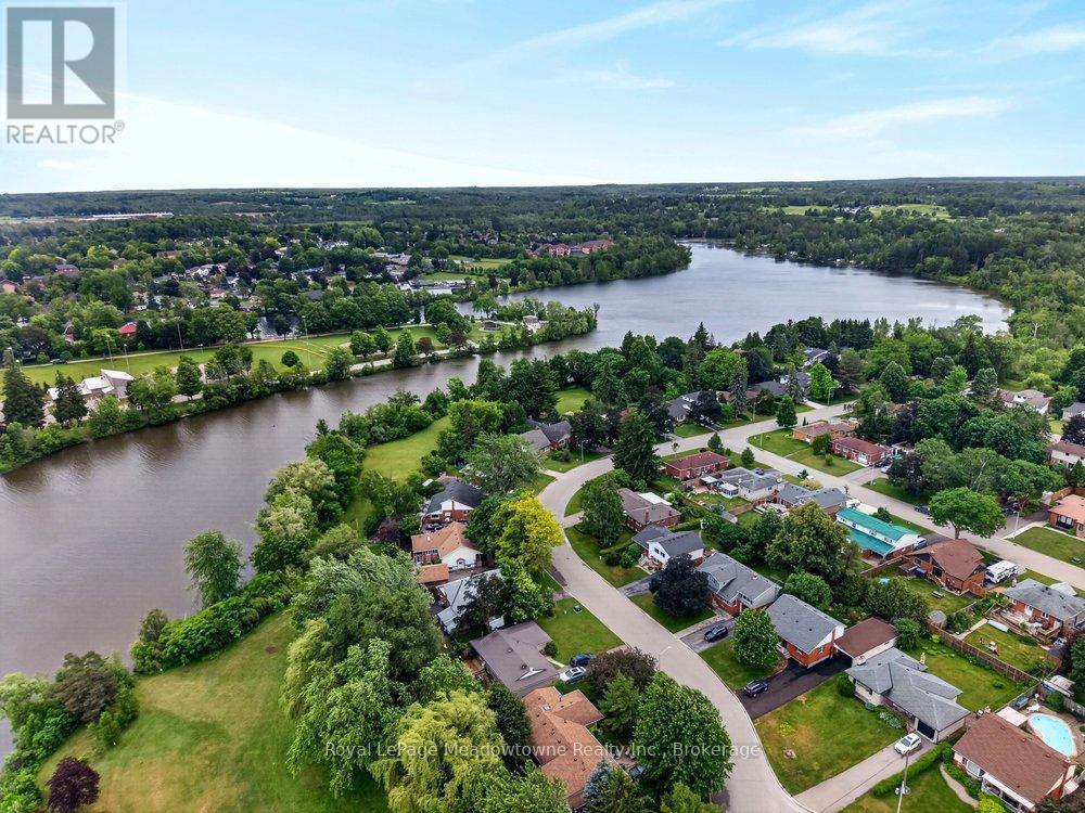 












119 ELIZABETH DRIVE

,
Halton Hills (AC Acton),




Ontario
L7J1B6


