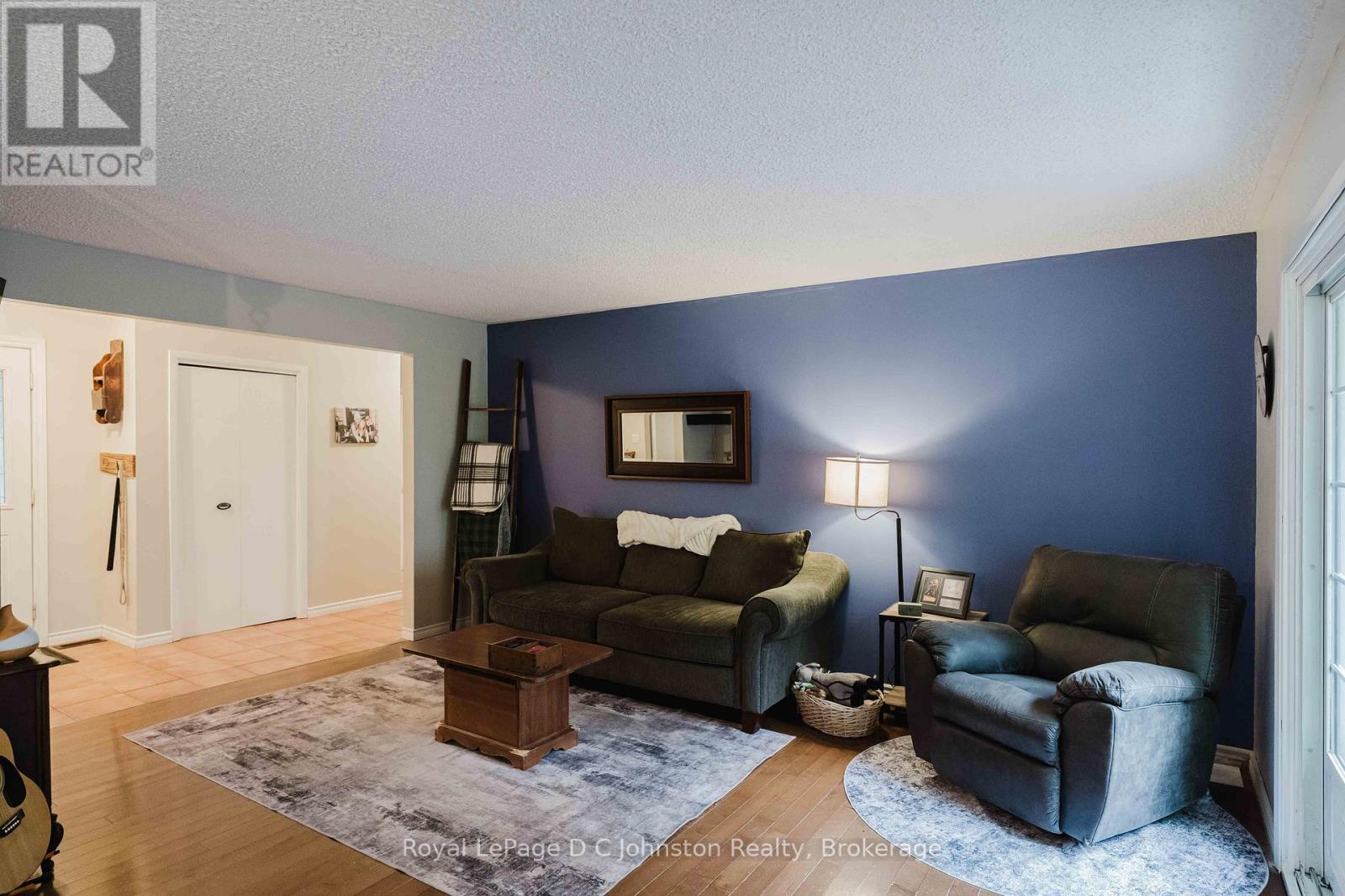 












217 ALBERT STREET

,
Arran-Elderslie,




Ontario
N0G2N0

