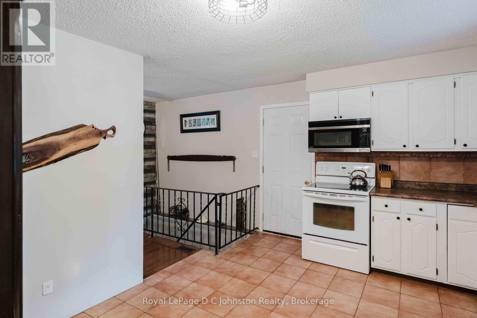 












217 ALBERT STREET

,
Arran-Elderslie,




Ontario
N0G2N0

