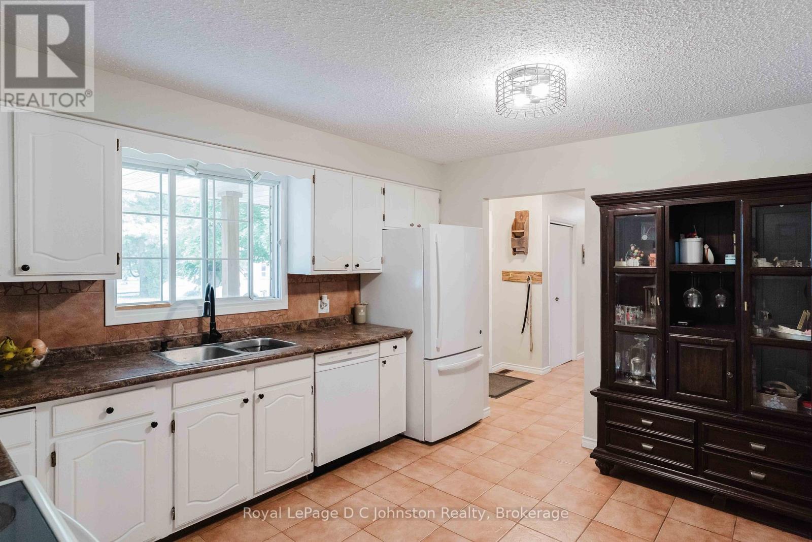 












217 ALBERT STREET

,
Arran-Elderslie,




Ontario
N0G2N0

