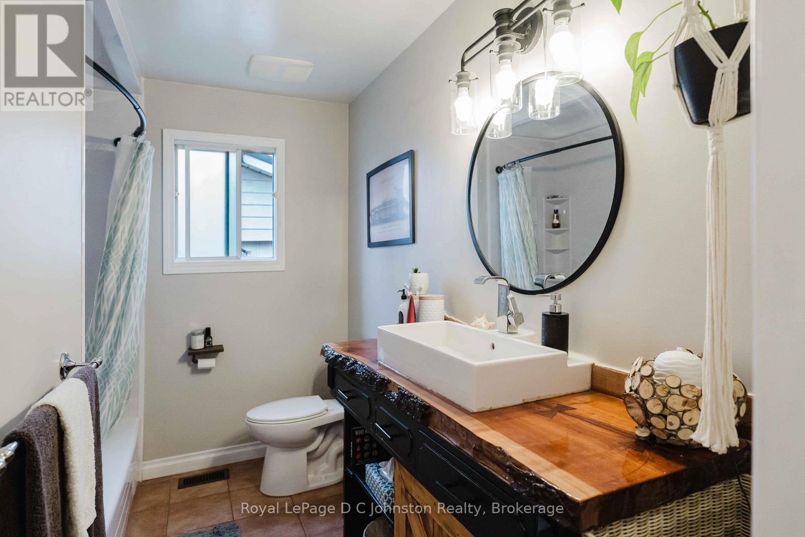 












217 ALBERT STREET

,
Arran-Elderslie,




Ontario
N0G2N0

