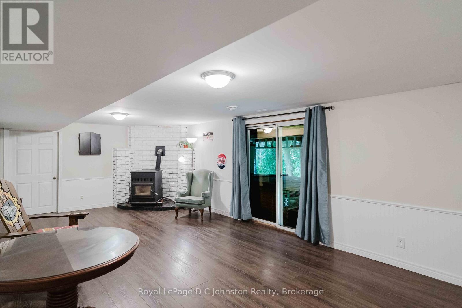 












217 ALBERT STREET

,
Arran-Elderslie,




Ontario
N0G2N0

