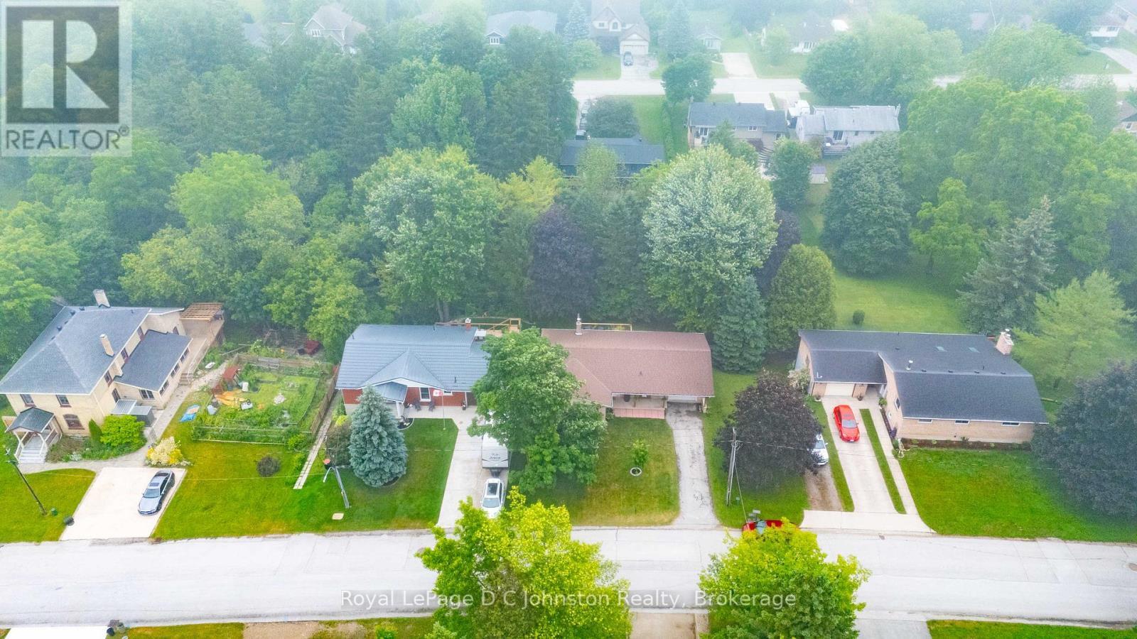 












217 ALBERT STREET

,
Arran-Elderslie,




Ontario
N0G2N0

