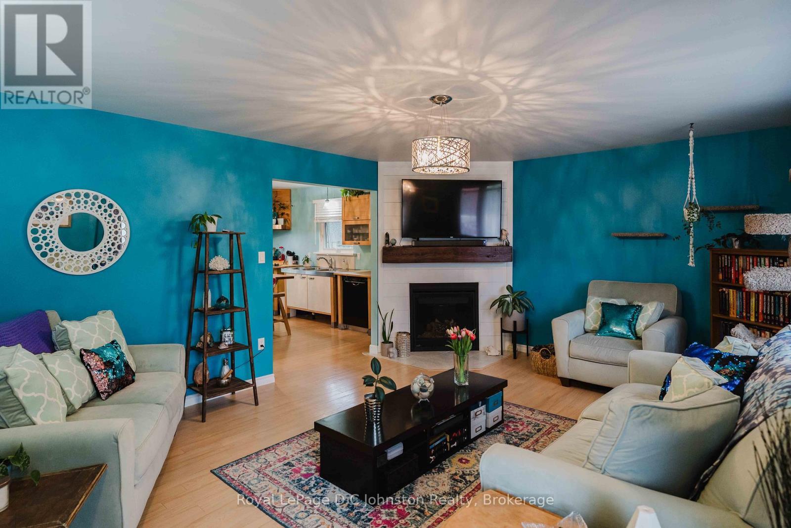 












255 ROWE STREET

,
Arran-Elderslie,




Ontario
N0G2N0

