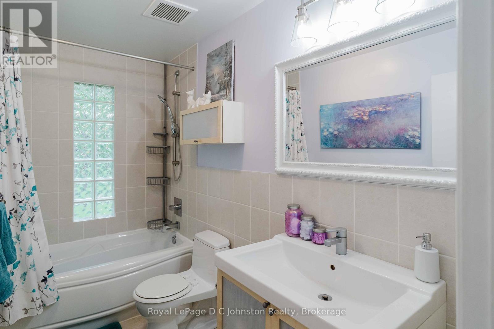 












255 ROWE STREET

,
Arran-Elderslie,




Ontario
N0G2N0

