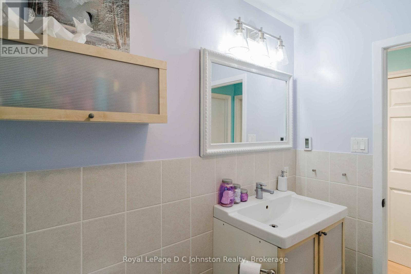 












255 ROWE STREET

,
Arran-Elderslie,




Ontario
N0G2N0

