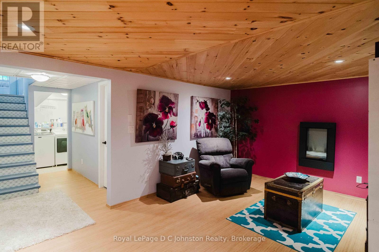 












255 ROWE STREET

,
Arran-Elderslie,




Ontario
N0G2N0

