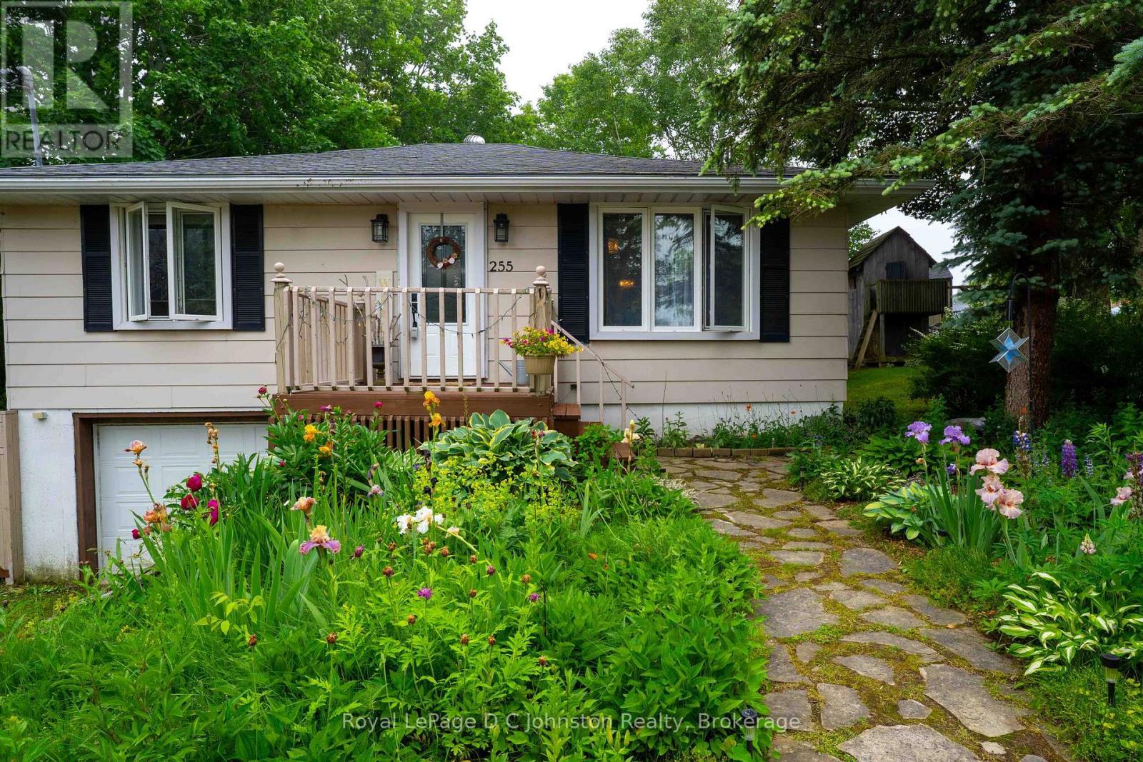 












255 ROWE STREET

,
Arran-Elderslie,




Ontario
N0G2N0

