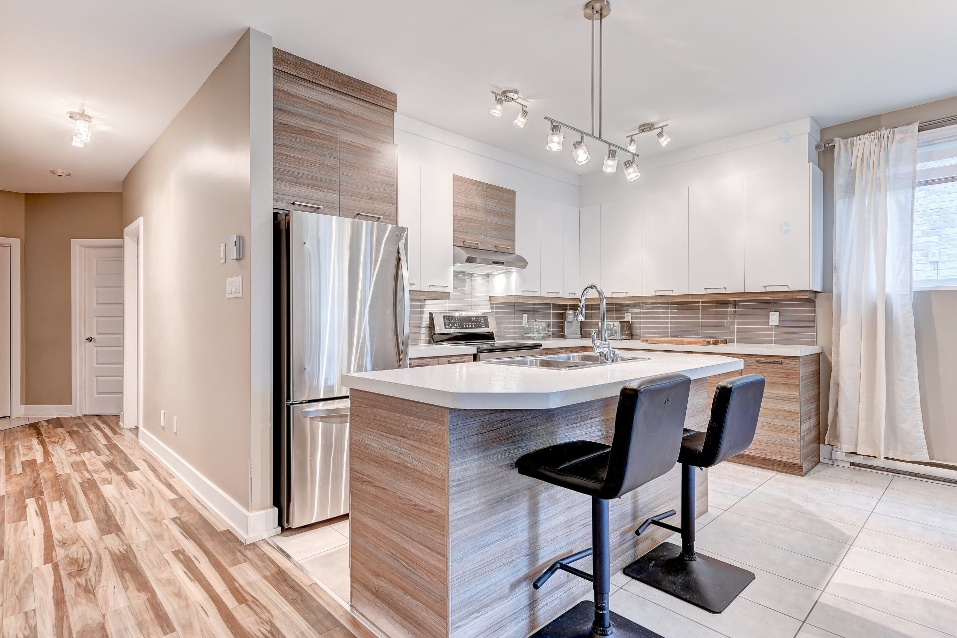 









56


Rue St-Pierre

, 102,
Saint-Constant,




QC
J5A0E9

