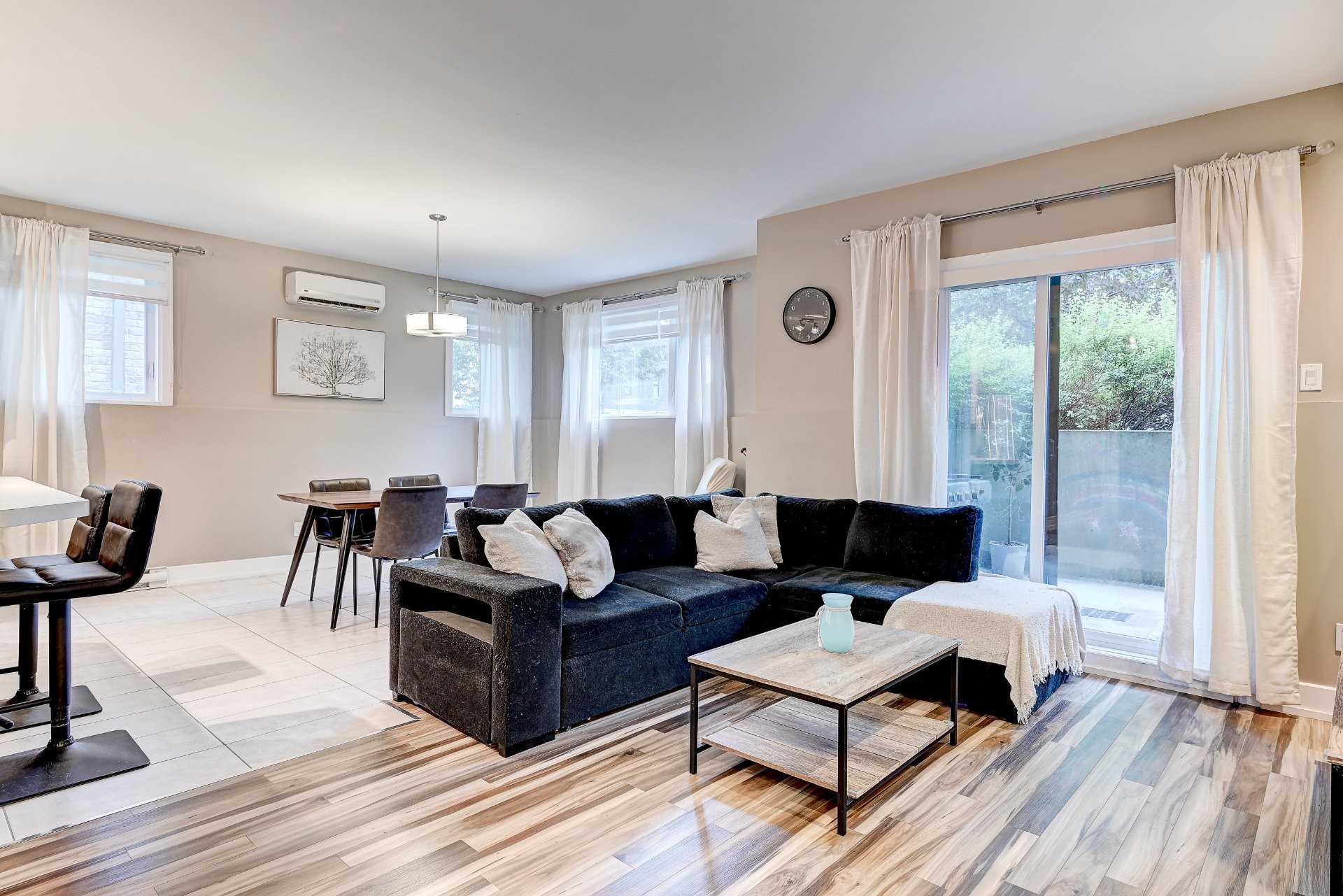 









56


Rue St-Pierre

, 102,
Saint-Constant,




QC
J5A0E9

