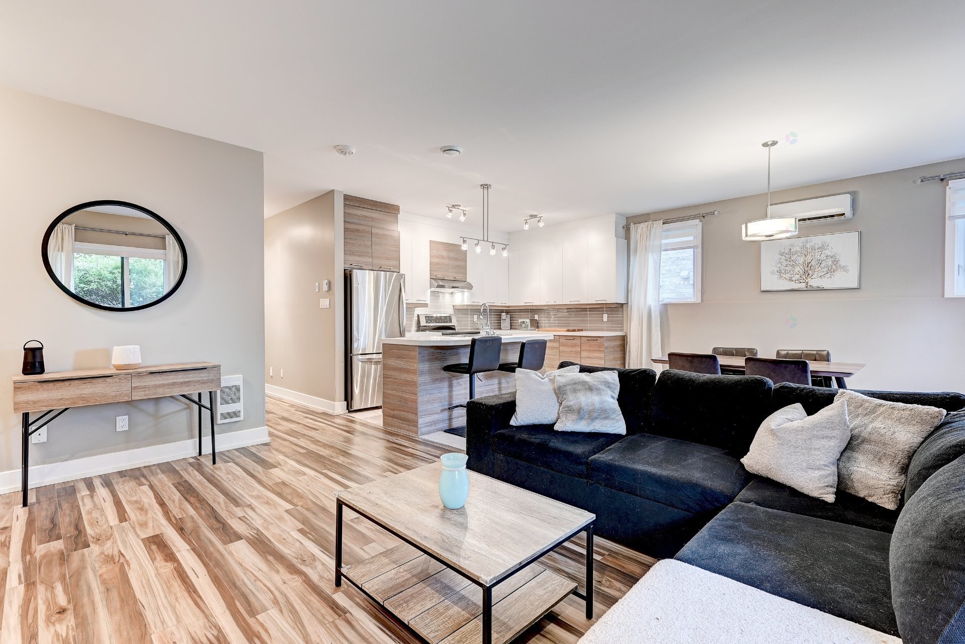 









56


Rue St-Pierre

, 102,
Saint-Constant,




QC
J5A0E9

