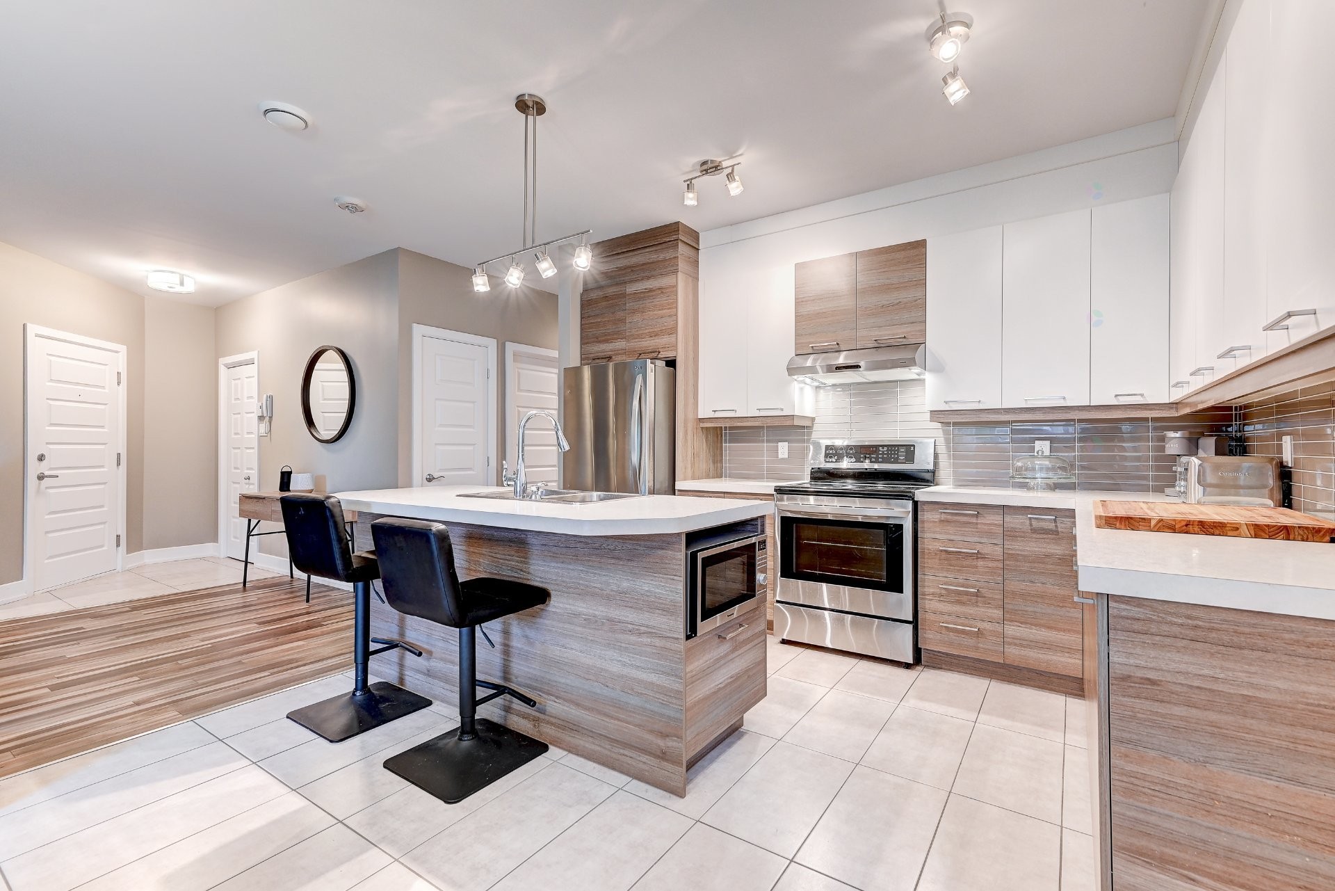 









56


Rue St-Pierre

, 102,
Saint-Constant,




QC
J5A0E9

