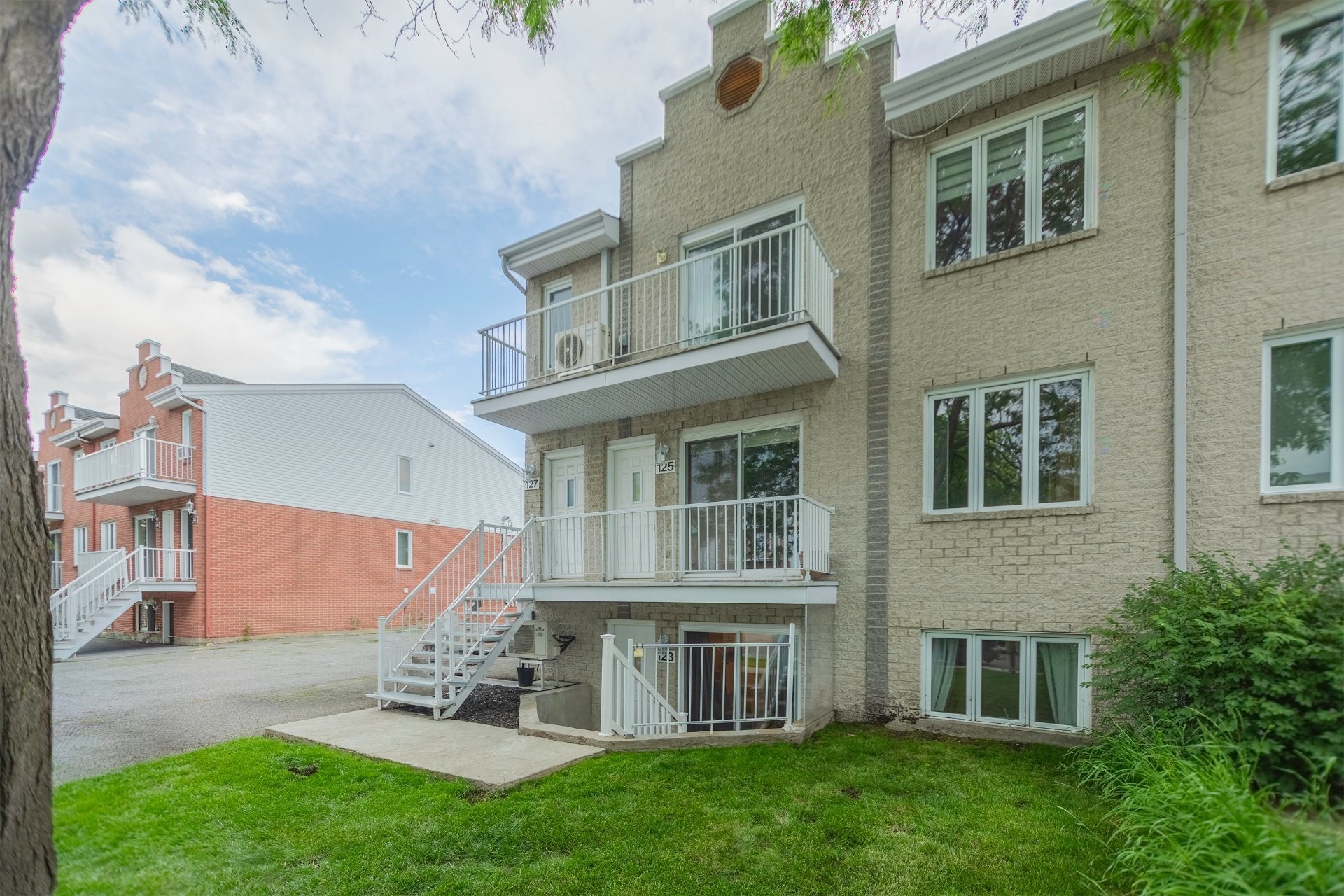 









123


Rue de La Gabelle

,
Varennes,




QC
J3X1Y2

