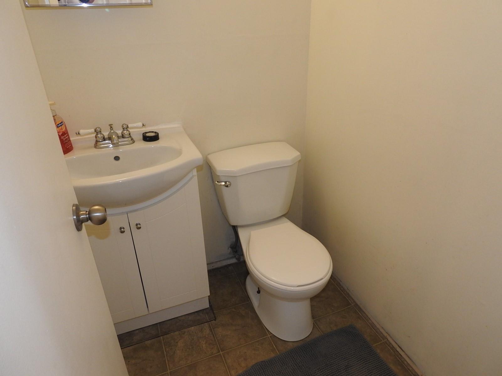 









3807


32

Avenue, 19,
Vernon,




BC
V1T 2N2

