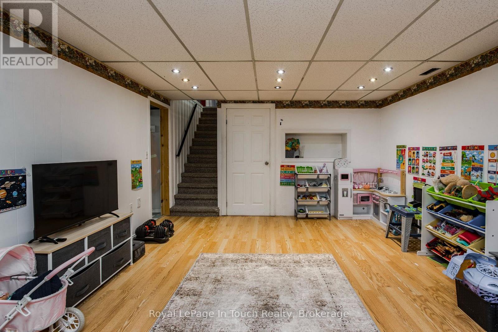 












477 MURRAY ROAD

,
Penetanguishene,




Ontario
L9M2H8

