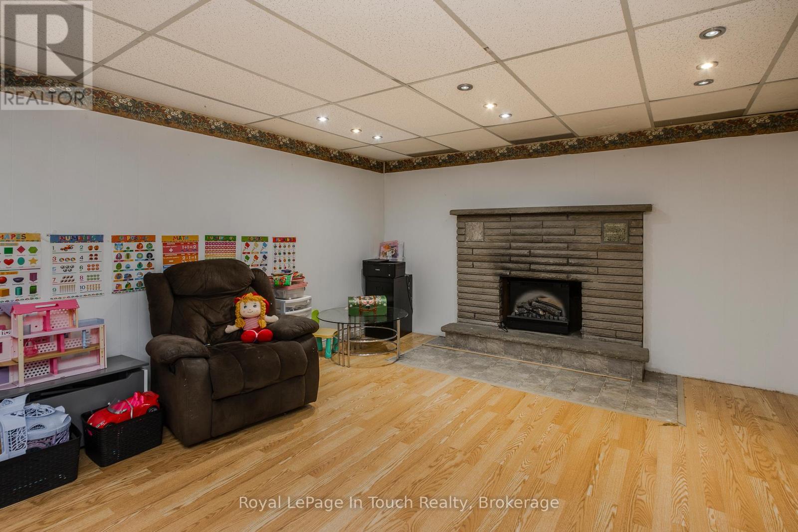 












477 MURRAY ROAD

,
Penetanguishene,




Ontario
L9M2H8

