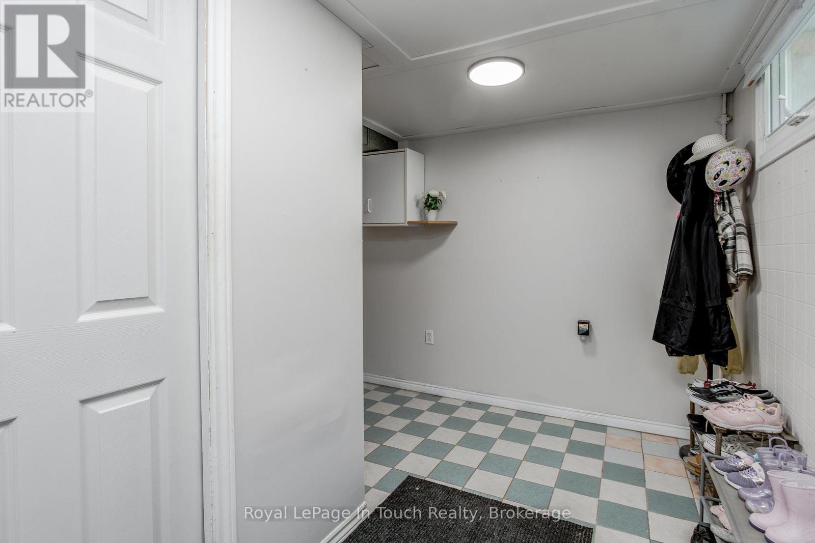 












477 MURRAY ROAD

,
Penetanguishene,




Ontario
L9M2H8

