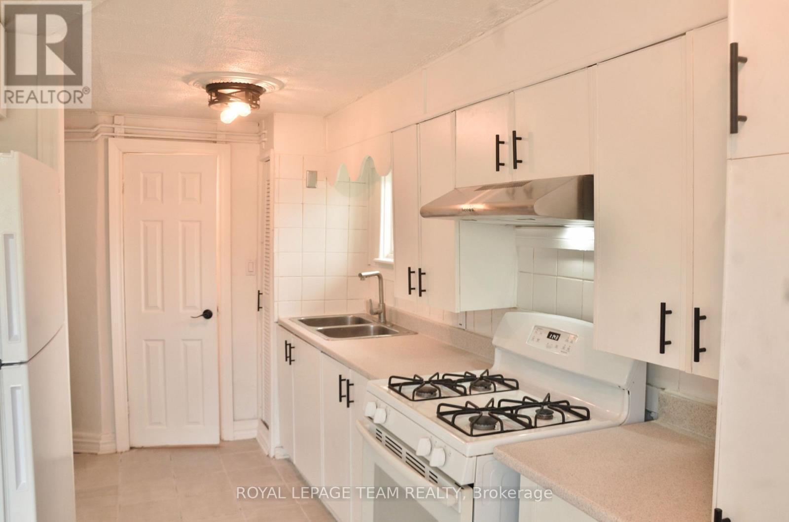 












191 SHANLY ROAD

,
Edwardsburgh/Cardinal,




Ontario
K0E1E0

