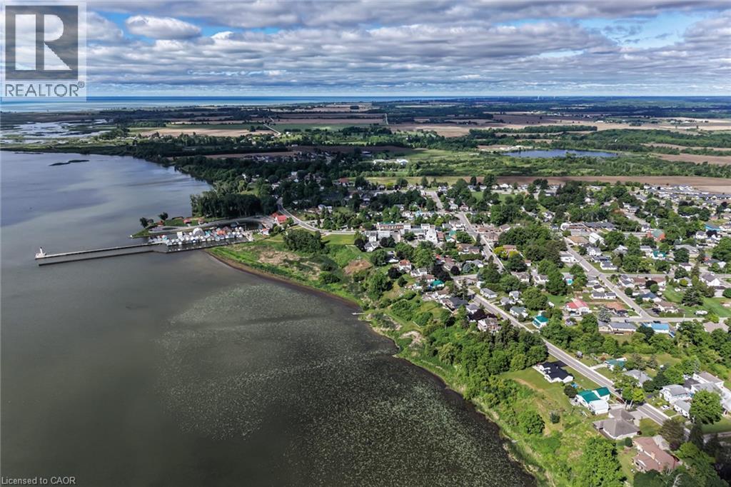 












1109 BAY Street

,
Port Rowan,







Ontario
N0E1M0

