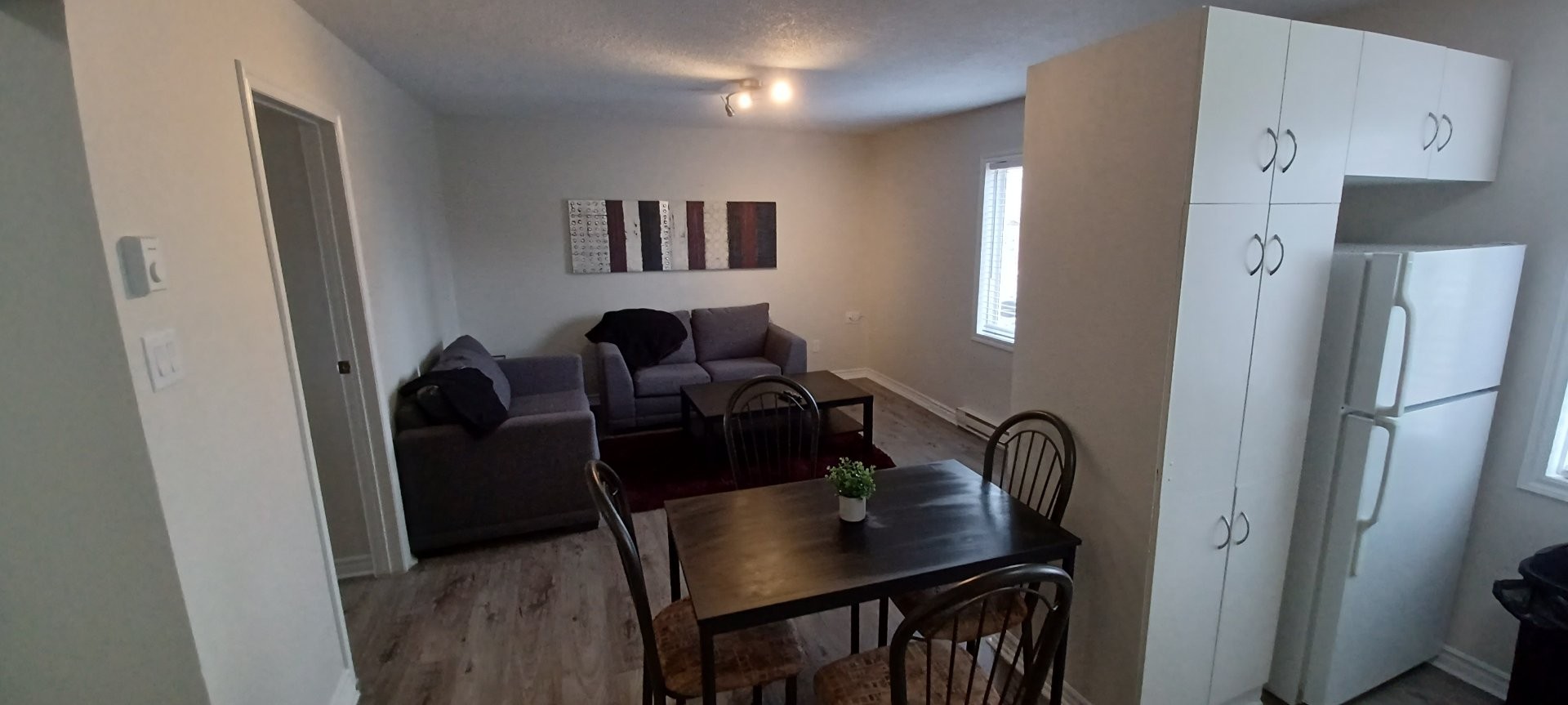 









49


Rue Montpetit

,
Gatineau (Hull),




QC
J8Y4Z7

