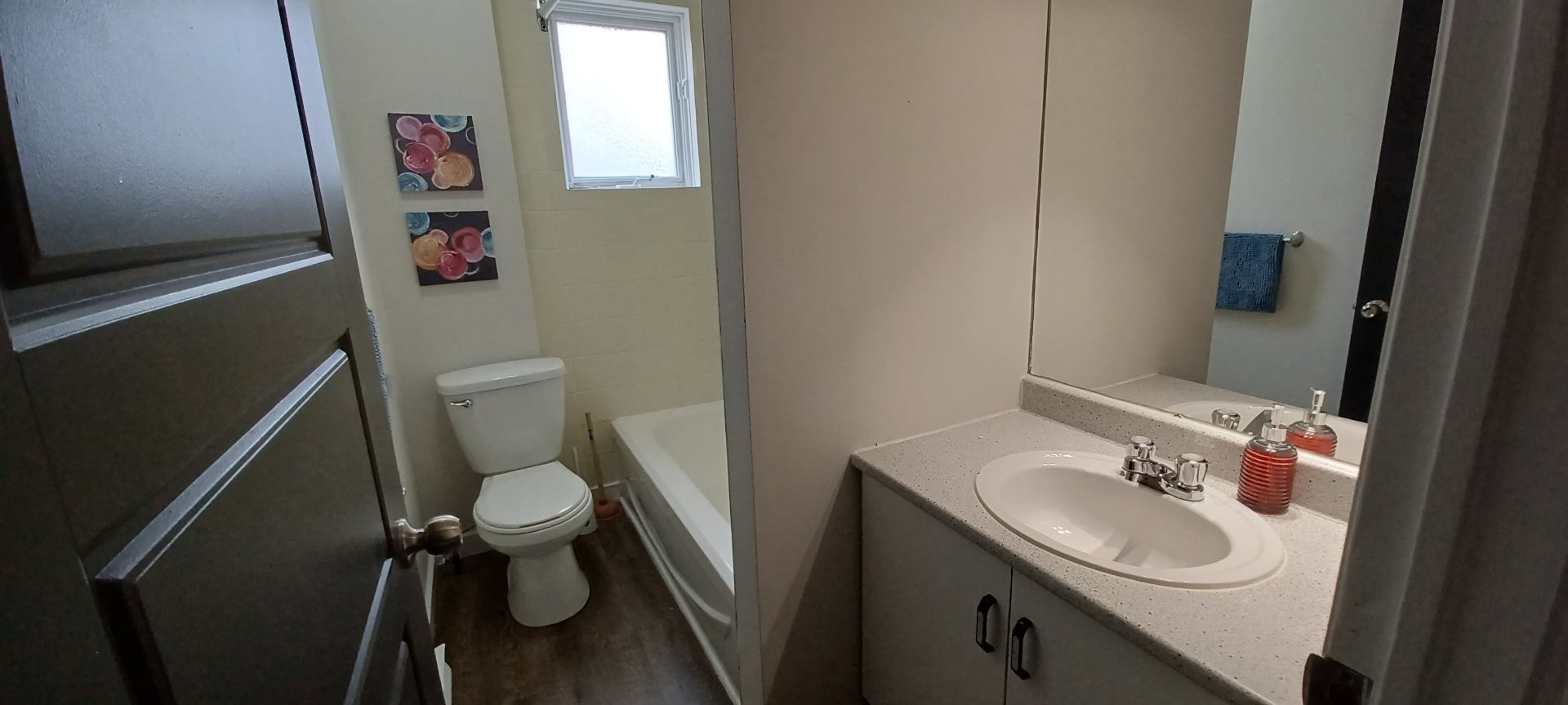 









49


Rue Montpetit

,
Gatineau (Hull),




QC
J8Y4Z7


