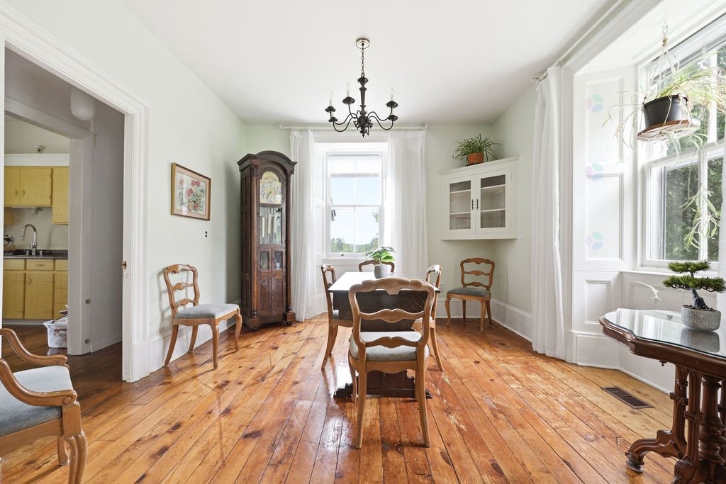 









277C


Ch. Front

,
Clarendon,







QC
J0X2Y0

