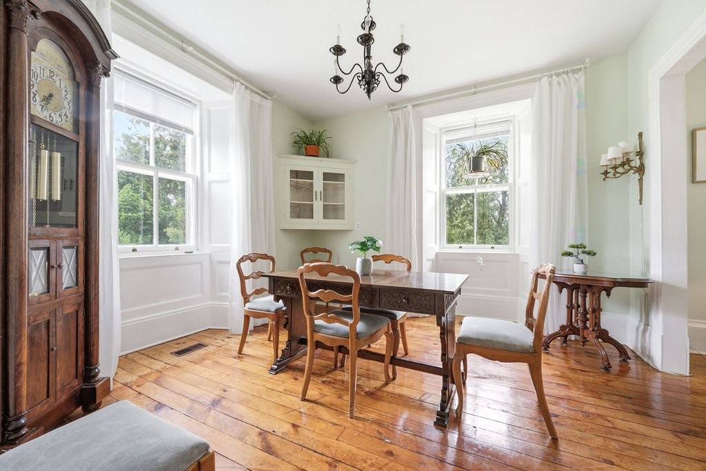









277C


Ch. Front

,
Clarendon,







QC
J0X2Y0

