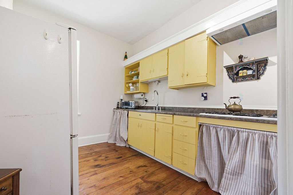 









277C


Ch. Front

,
Clarendon,







QC
J0X2Y0

