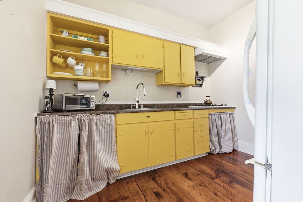 









277C


Ch. Front

,
Clarendon,







QC
J0X2Y0

