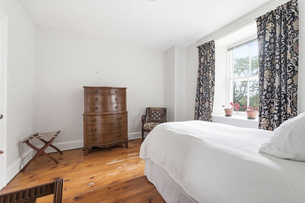 









277C


Ch. Front

,
Clarendon,







QC
J0X2Y0

