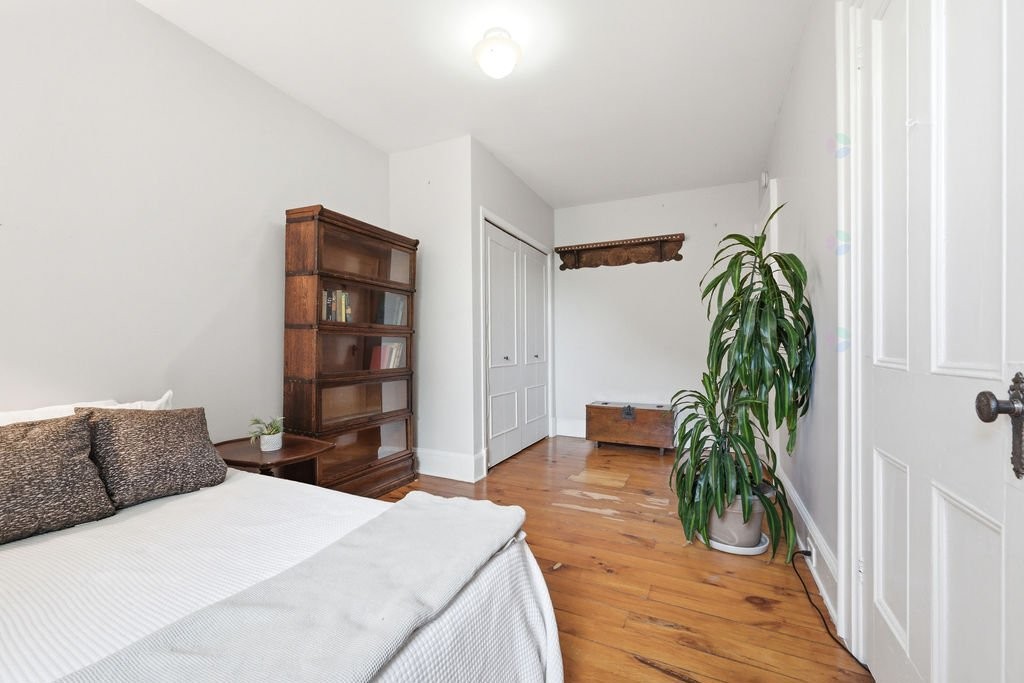 









277C


Ch. Front

,
Clarendon,







QC
J0X2Y0

