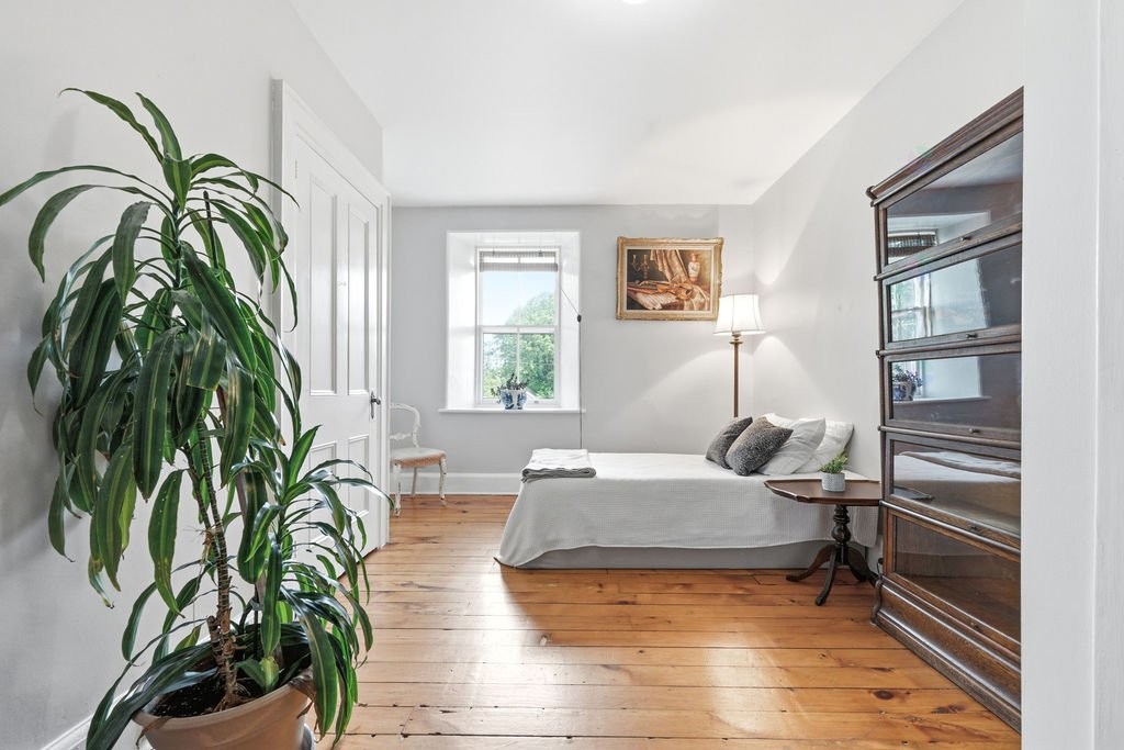 









277C


Ch. Front

,
Clarendon,







QC
J0X2Y0

