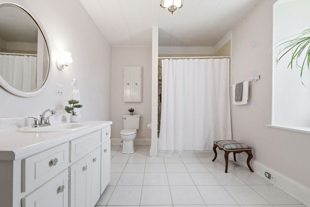 









277C


Ch. Front

,
Clarendon,







QC
J0X2Y0

